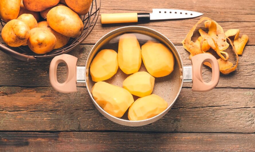 Wie man Ofenkartoffeln in der Hälfte der Zeit macht